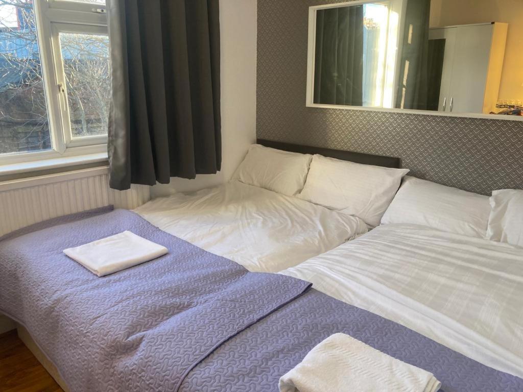 Twin Towerd Hotel Londen Buitenkant foto